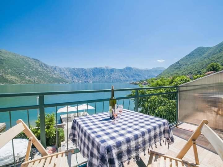 Apartments Iva Kotor Exteriör bild
